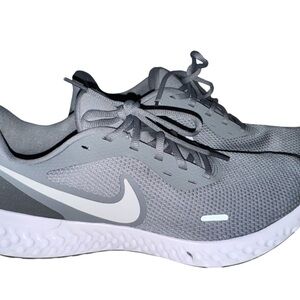 Nike Men's Athletic Gray and White Shoes